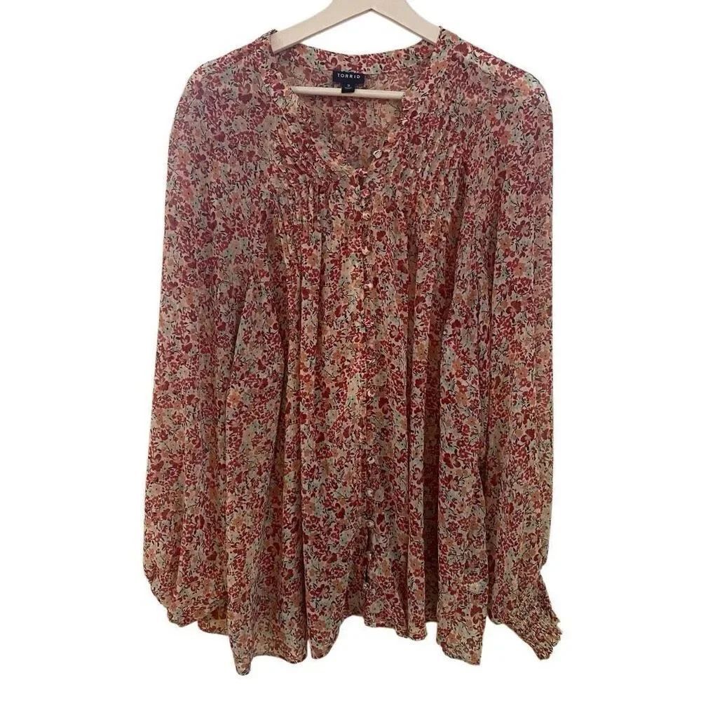 Torrid size 3XL long sleeve button up blouse floral metallic woven in